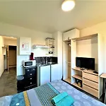Apartment Proche Gare Et Commodites