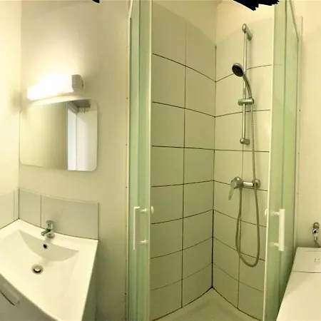 Proche Gare Et Commodites Мелён