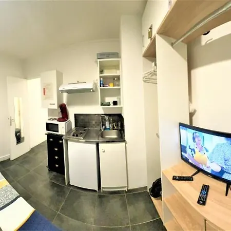 Proche Gare Et Commodites * Мелён