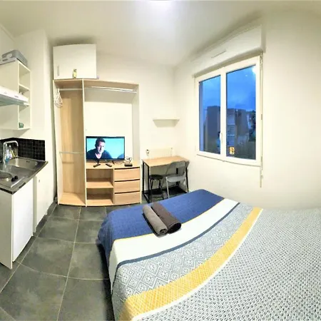 Proche Gare Et Commodites