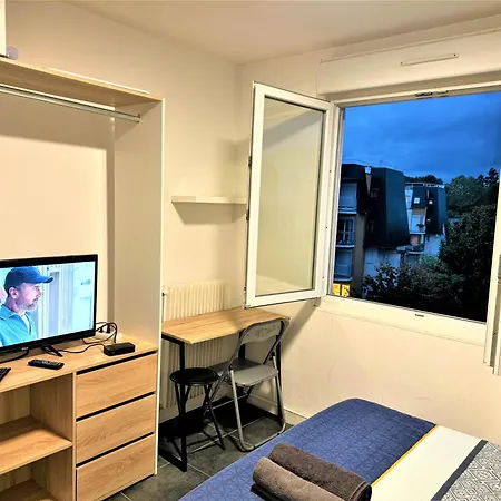 Proche Gare Et Commodites Мелён