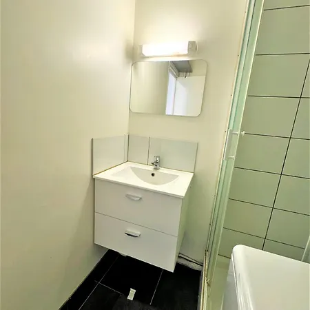 Apartment Proche Gare Et Commodites