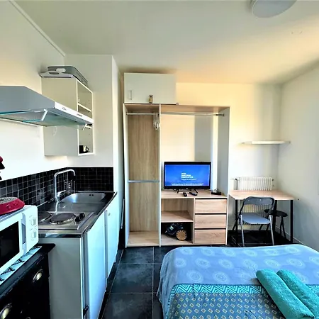 Apartment Proche Gare Et Commodites