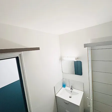 Proche Gare Et Commodites Apartamento *