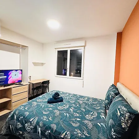 Proche Gare Et Commodites Apartamento